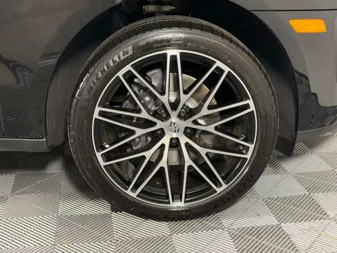 New 2026 Porsche Macan image 14