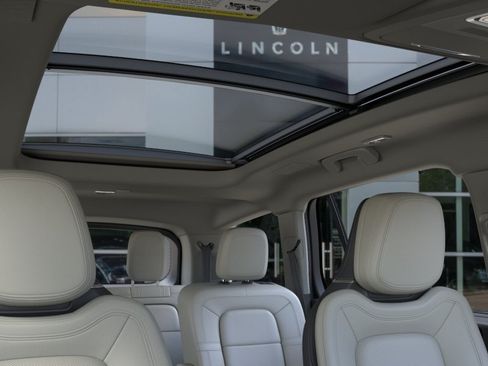 New 2026 Lincoln Aviator Reserve w/ Luxury Package RWD image 22