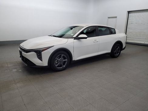 Used 2025 Kia K4 FWD image 2