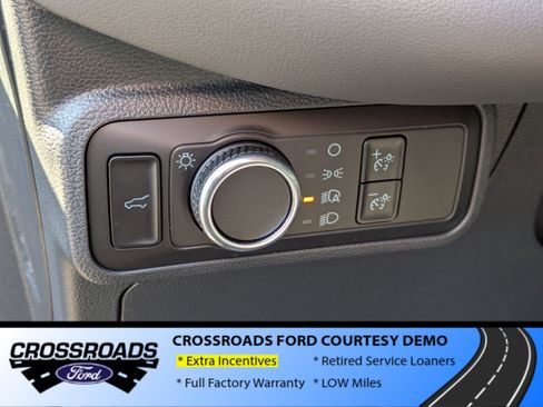 New 2025 Ford Explorer Active image 13