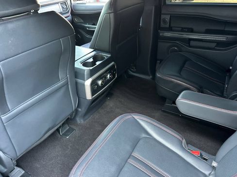 Used 2022 Ford Expedition Limited RWD image 4