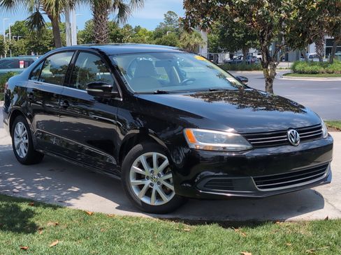 Used 2014 Volkswagen Jetta SE FWD image 2