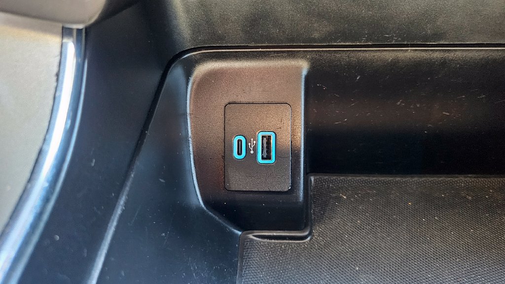 Used 2022 Ford F150 Lightning XLT AWD/4WD image 39