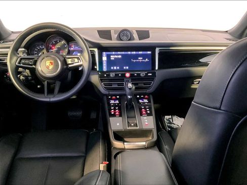Certified 2024 Porsche Macan image 14