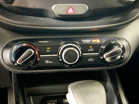 Used 2024 Kia Soul LX FWD image 25