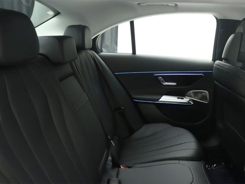 Used 2025 Mercedes-Benz E 350 4MATIC Sedan image 10