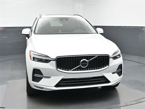 Used 2023 Volvo XC60 B5 Core w/ Climate Package image 2