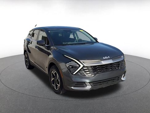 Used 2025 Kia Sportage LX image 2