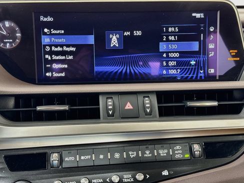 Used 2019 Lexus ES 350 Ultra Luxury w/ Accessory Package 2 FWD image 15