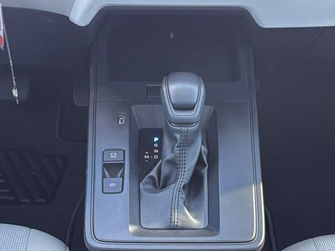 Used 2026 Toyota Corolla Cross L image 25