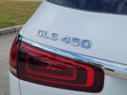 Used 2022 Mercedes-Benz GLS 450 4MATIC image 7