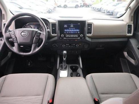 Used 2024 Nissan Frontier SV AWD/4WD image 21
