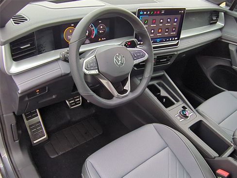 New 2026 Volkswagen Tiguan SE R-Line AWD/4WD image 9