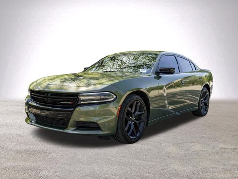 Used 2019 Dodge Charger SXT w/ Blacktop Package image 5