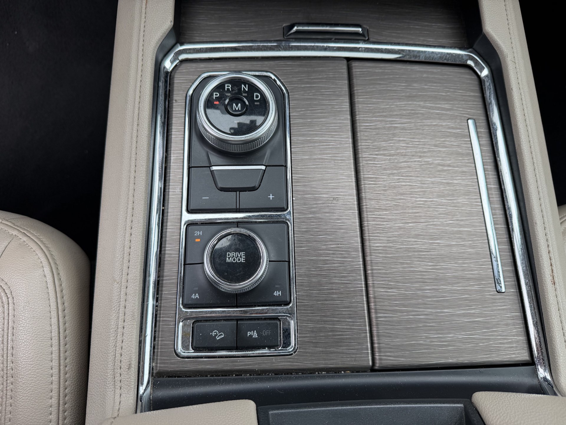 Used 2024 Ford Expedition Max Limited AWD/4WD image 7