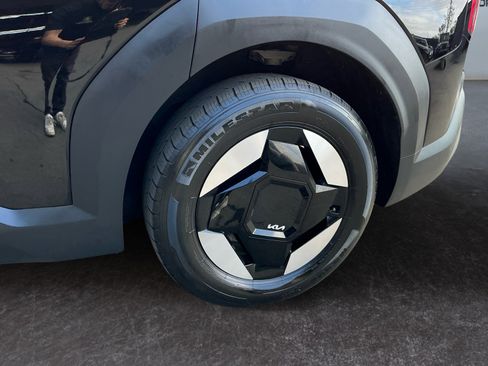 Used 2024 Kia EV9 Wind image 9