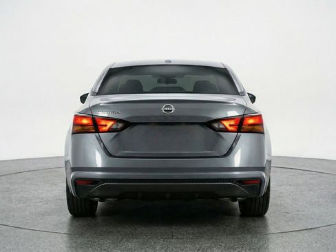 Used 2025 Nissan Altima 2.5 SV image 7