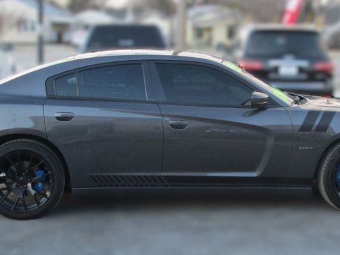 Used 2014 Dodge Charger R/T w/ Wheels & Tunes Group image 2