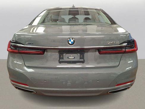 Used 2022 BMW 740i xDrive w/ Premium Package AWD/4WD image 4