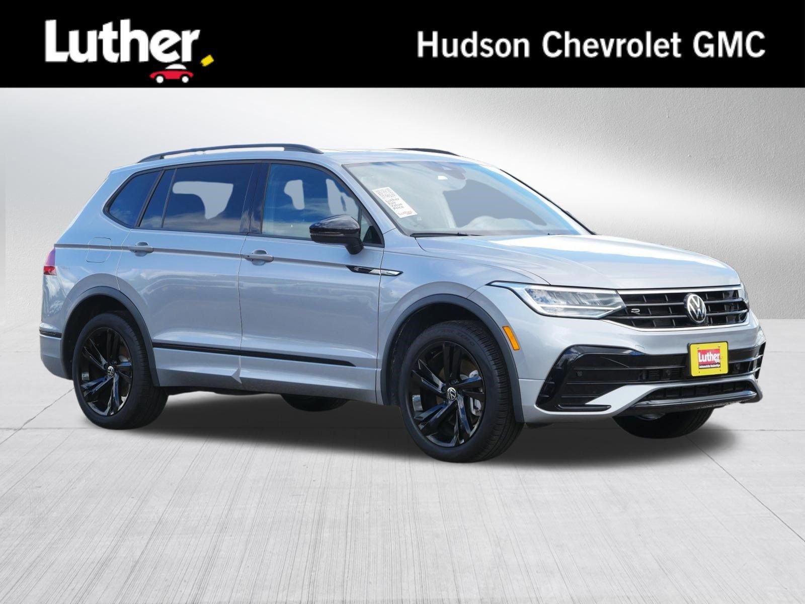 Used 2023 Volkswagen Tiguan SE R-Line AWD/4WD image 1