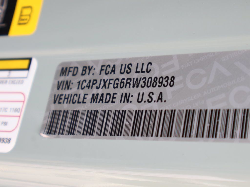 Used 2024 Jeep Wrangler Unlimited Rubicon w/ Technology Group AWD/4WD image 40