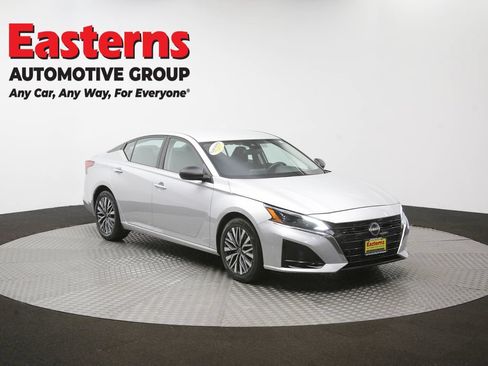 Used 2024 Nissan Altima 2.5 SV FWD image 48