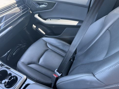 Used 2019 Audi Q8 Premium Plus AWD/4WD image 20