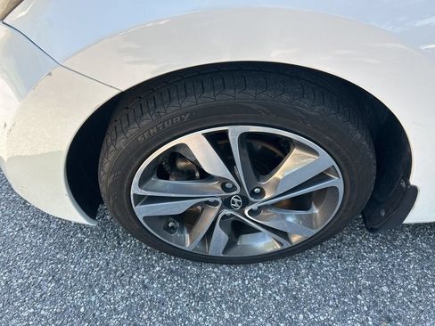 Used 2014 Hyundai Elantra Limited FWD image 11