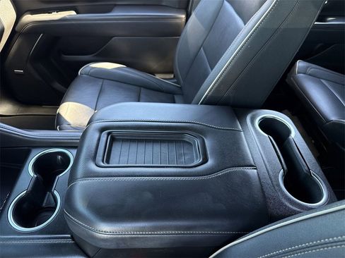 Used 2022 GMC Yukon XL SLT w/ SLT Premium Package image 20