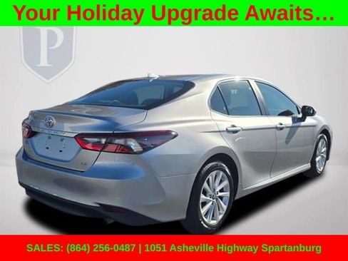 Used 2024 Toyota Camry LE image 5