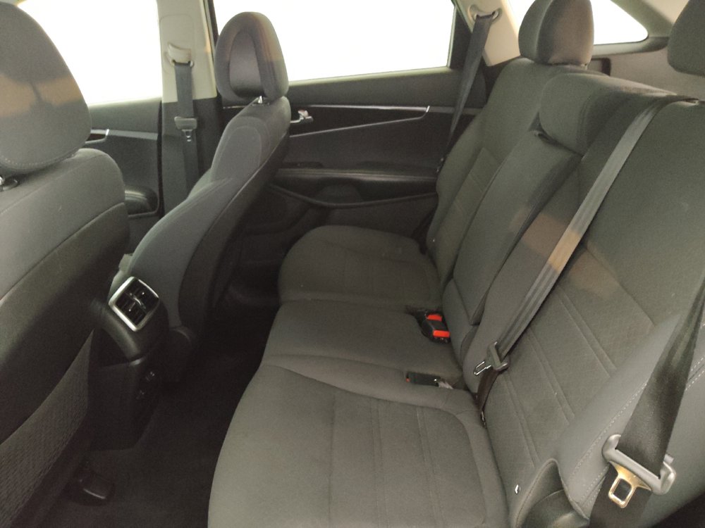 Used 2016 Kia Sorento FWD image 18