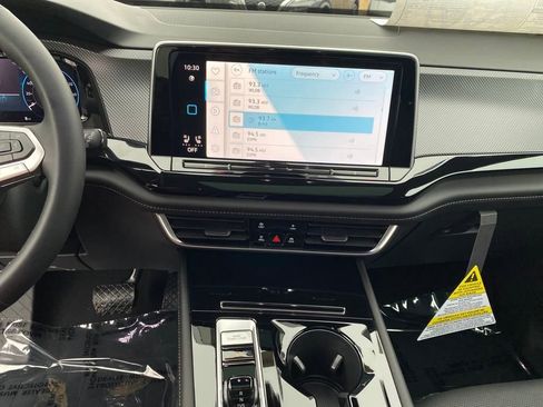 New 2025 Volkswagen Atlas Cross Sport SEL image 9