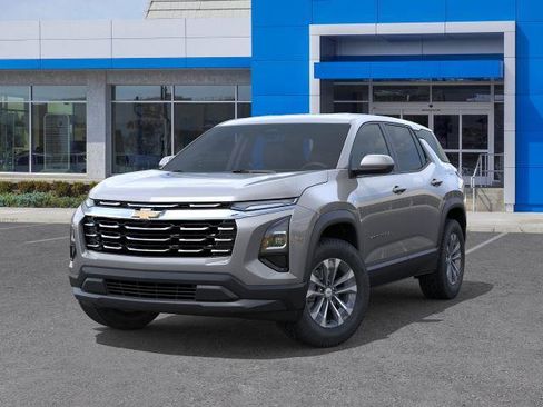 New 2026 Chevrolet Equinox LT w/ Convenience Package II FWD image 6