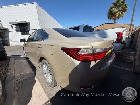 Used 2013 Lexus ES 350 w/ Premium Pkg image 4