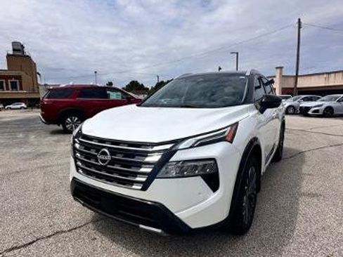 Certified 2024 Nissan Rogue Platinum w/ Platinum Premium Package image 1