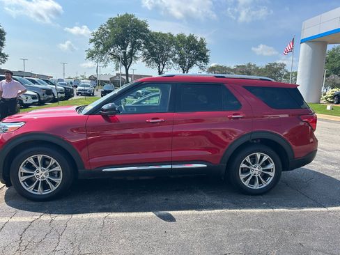 Used 2021 Ford Explorer Limited w/ Equipment Group 301A AWD/4WD image 8