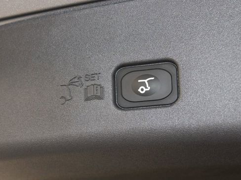 New 2026 Lincoln Nautilus Premier image 16