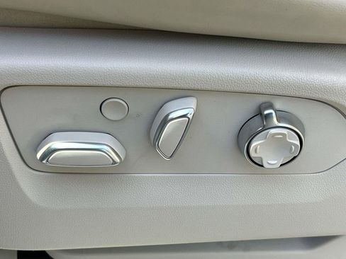 Used 2023 Cadillac Escalade Sport Platinum w/ Heavy-Duty Trailer Package AWD/4WD image 31