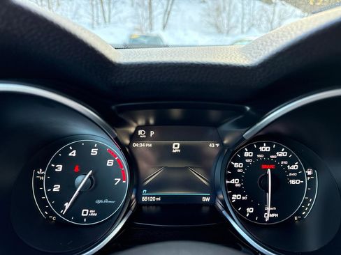 Used 2022 Alfa Romeo Stelvio Veloce image 42