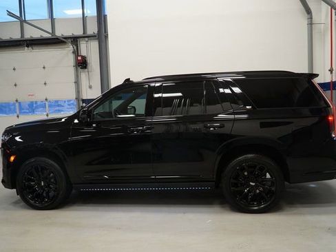 Used 2024 Cadillac Escalade Sport w/ LPO, ONYX Package image 2