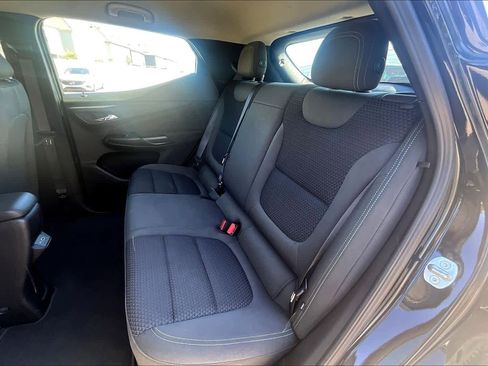 Used 2023 Chevrolet Bolt EUV LT image 18