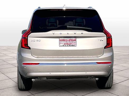 New 2026 Volvo XC90 T8 Plus w/ Protection Package Premier AWD/4WD image 6