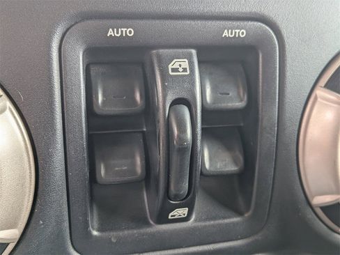 Used 2016 Jeep Wrangler Unlimited Sahara image 16