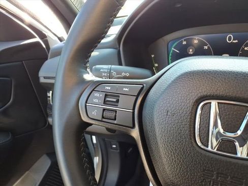 Used 2025 Honda Accord Sport image 18