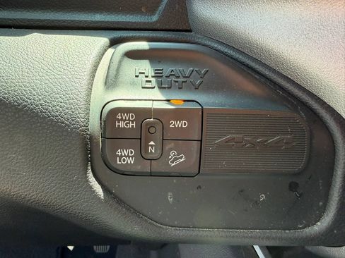 Used 2024 RAM 2500 Big Horn w/ Off Road Package AWD/4WD image 20