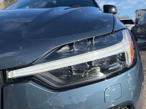 Certified 2023 Volvo XC60 B5 Ultimate w/ Climate Package image 12