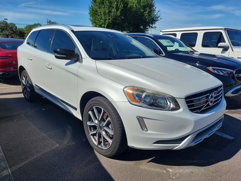 Used 2017 Volvo XC60 T6 Dynamic w/ Advanced Package AWD/4WD image 1