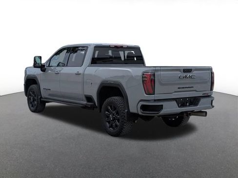 Used 2024 GMC Sierra 2500 AT4 w/ AT4 Premium Plus Package AWD/4WD image 4