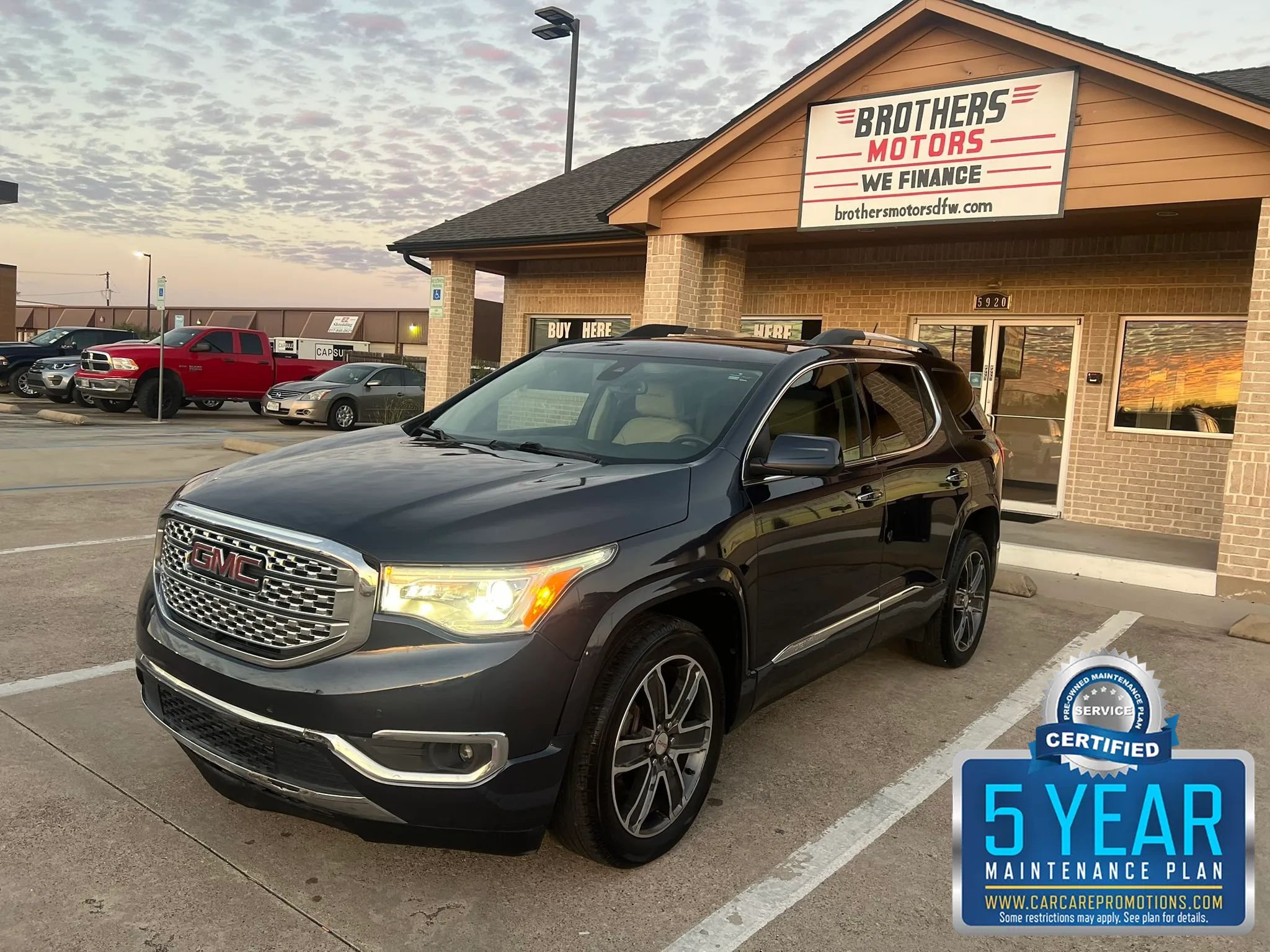 Used 2019 GMC Acadia Denali w/ Technology Package AWD/4WD image 1