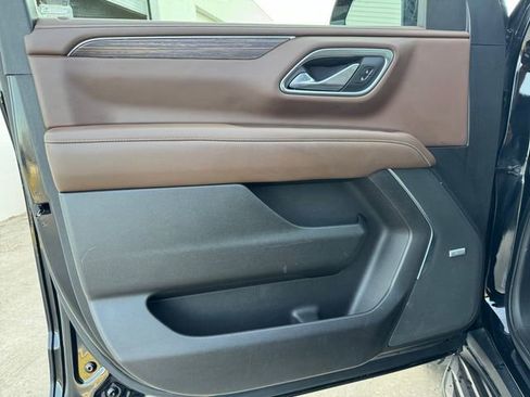 Used 2021 Chevrolet Suburban High Country RWD image 4